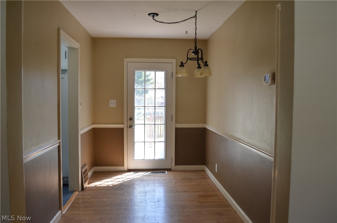 23477 Marion Road North Olmsted, OH 44070 - Photo 5 of 18