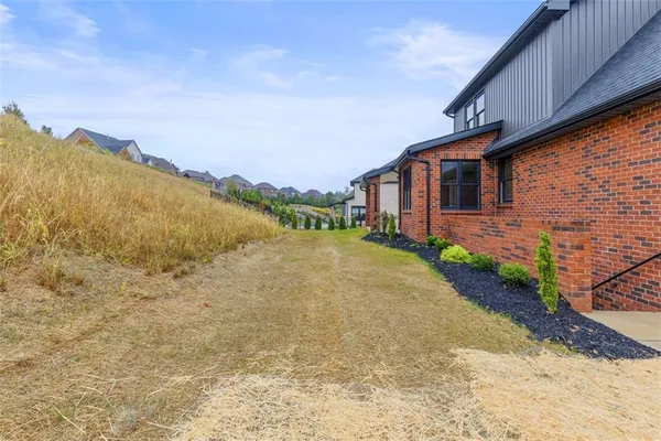 $1,090,000 | 1037 Skyline Drive, Canonsburg, PA 15317