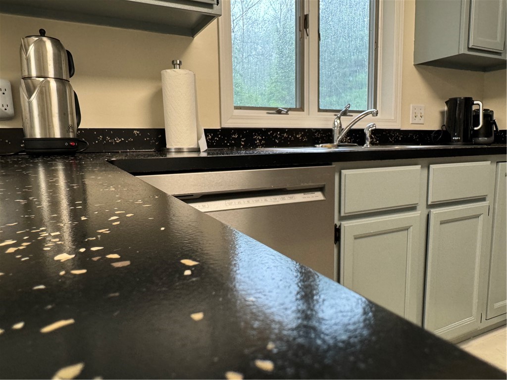 739 Bishops Lane Webster, NY 14580 - Photo 17 of 39