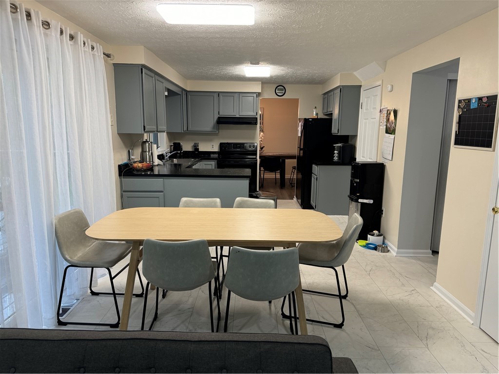 739 Bishops Lane Webster, NY 14580 - Photo 18 of 39