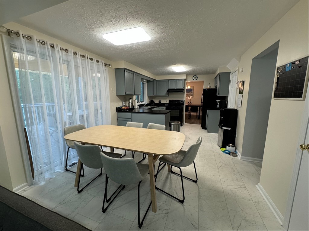 739 Bishops Lane Webster, NY 14580 - Photo 19 of 39