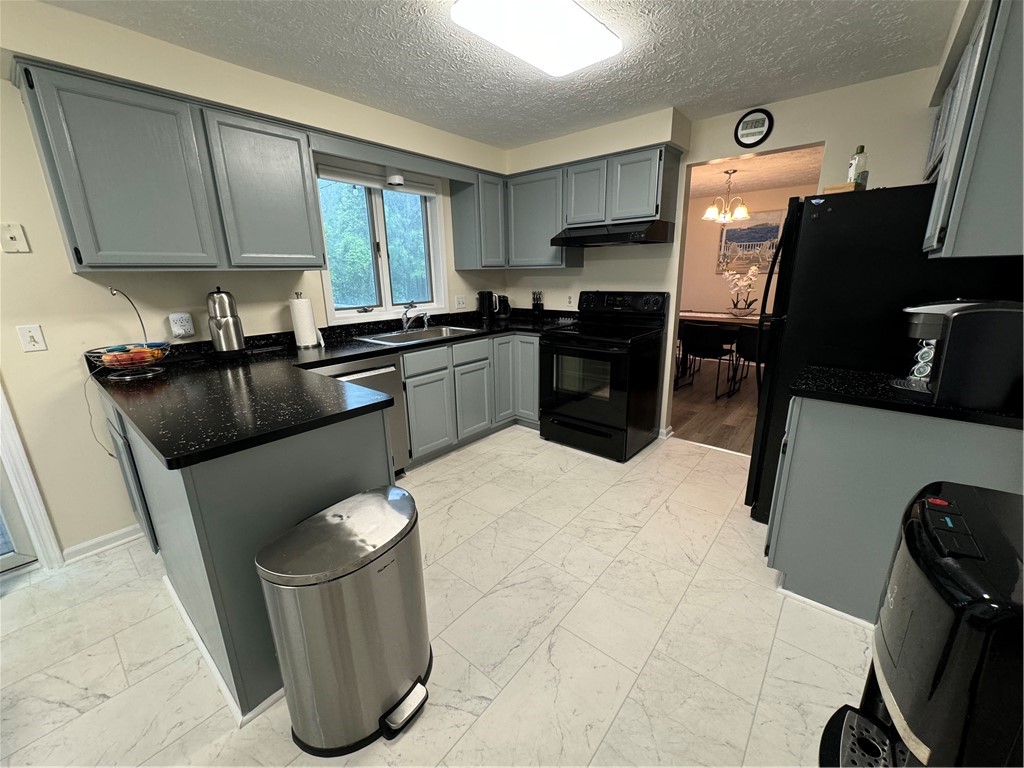 739 Bishops Lane Webster, NY 14580 - Photo 20 of 39