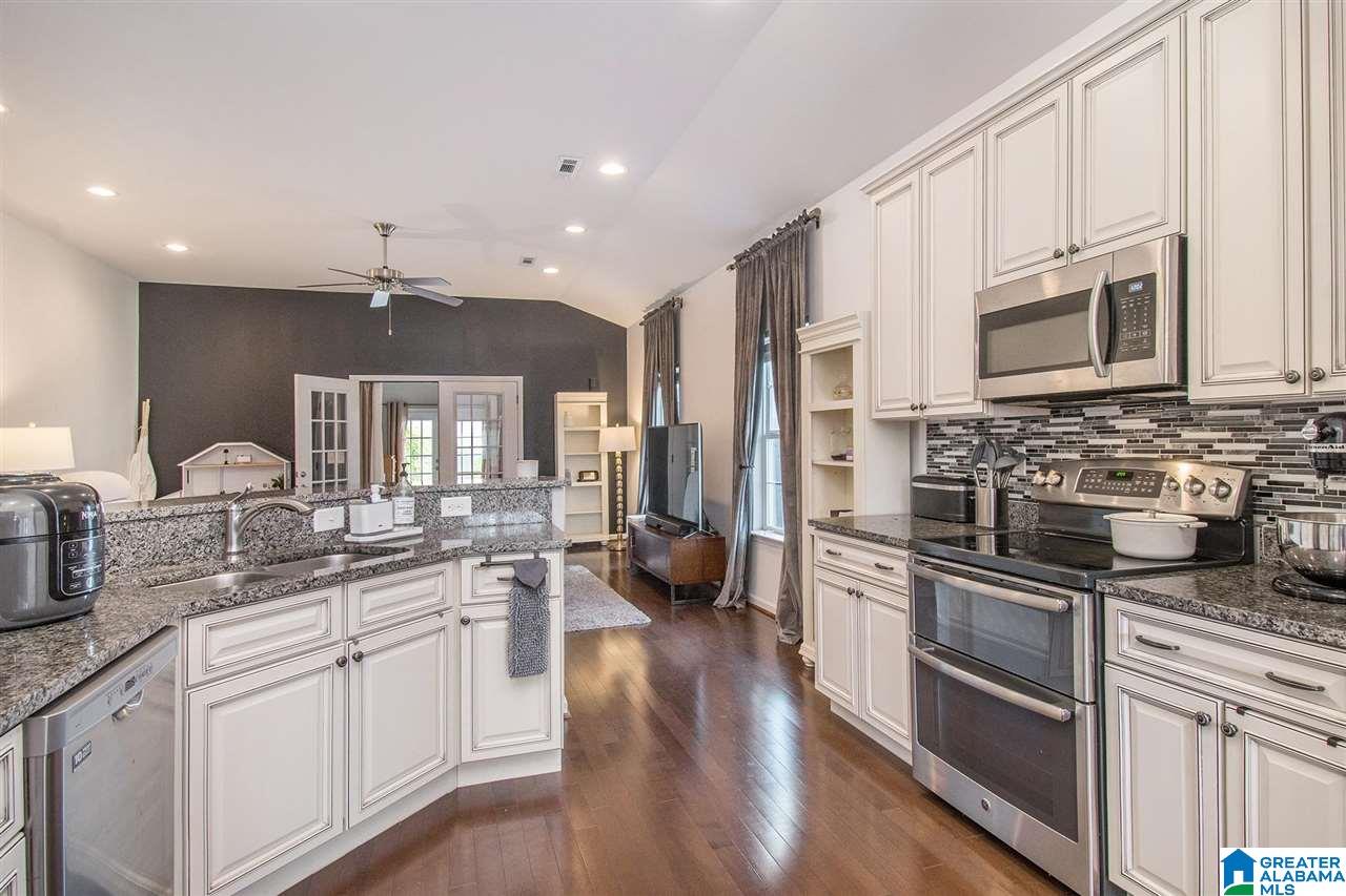 828 Michelle Manor Calera, AL 35040 - Photo 7 of 30