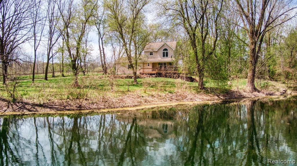 9045 Antcliff Road Howell, MI 48855 - Photo 4 of 50