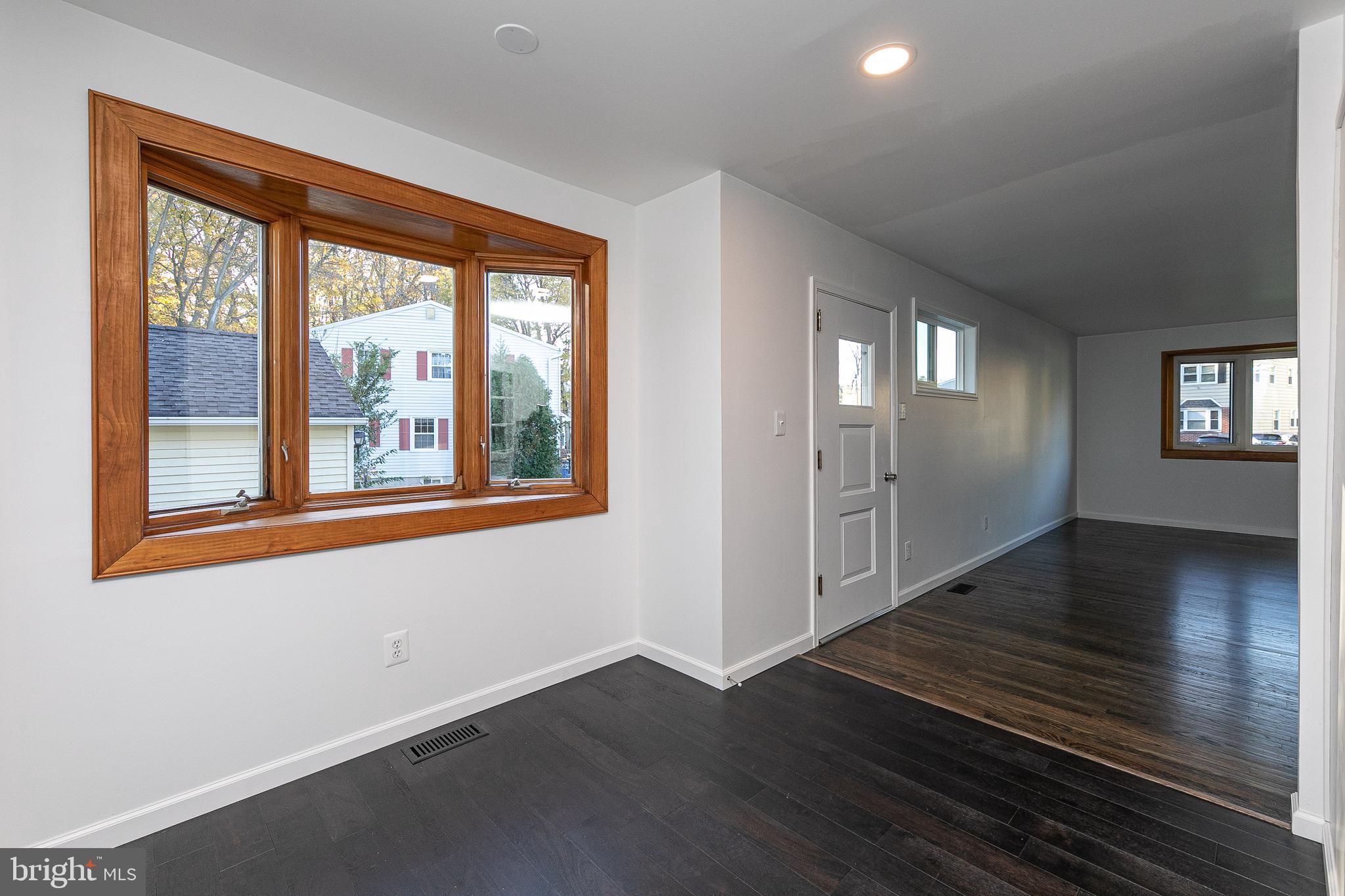 1471 Bluejay Road Abington, PA 19001 - Photo 2 of 27 Gallery Image 2