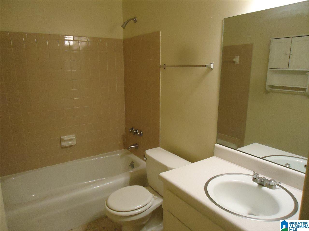 3449 Sandner Court, Unit B Birmingham, AL 35209 - Photo 10 of 15