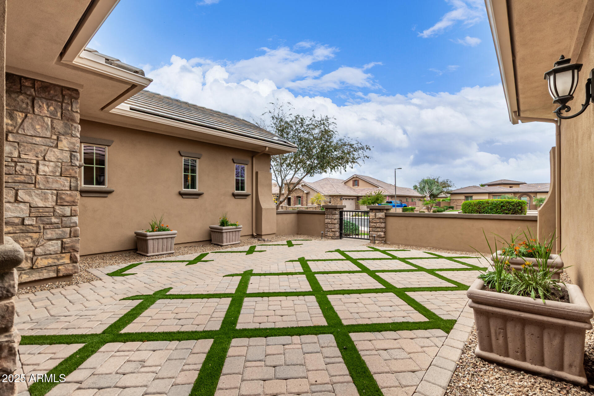 6017 South Marin Court Gilbert, AZ 85298 - Photo 12 of 60 Courtyard