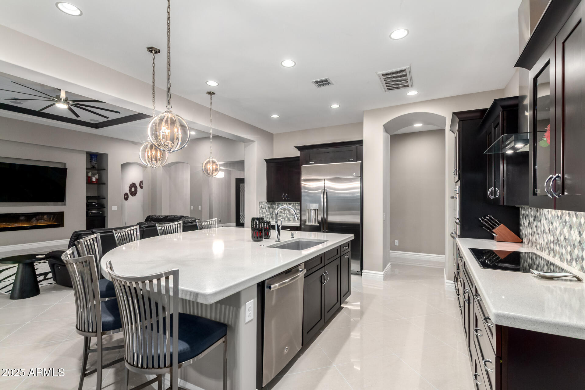 6017 South Marin Court Gilbert, AZ 85298 - Photo 17 of 60 Kitchen