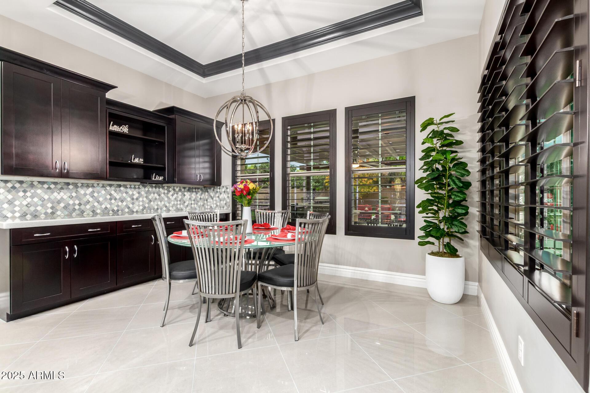 6017 South Marin Court Gilbert, AZ 85298 - Photo 18 of 60 Eat in Kitchen