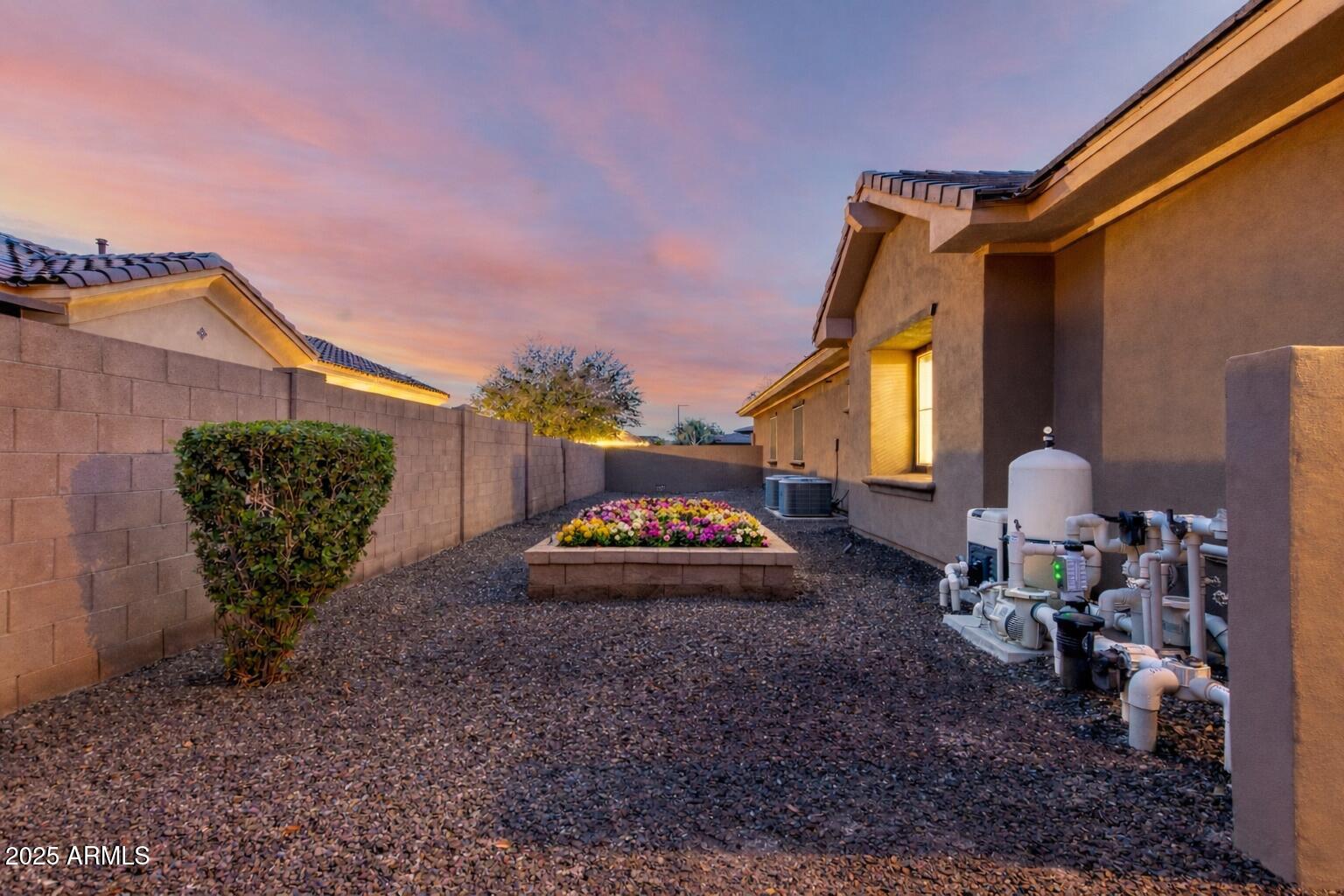 6017 South Marin Court Gilbert, AZ 85298 - Photo 57 of 60 Sideyard
