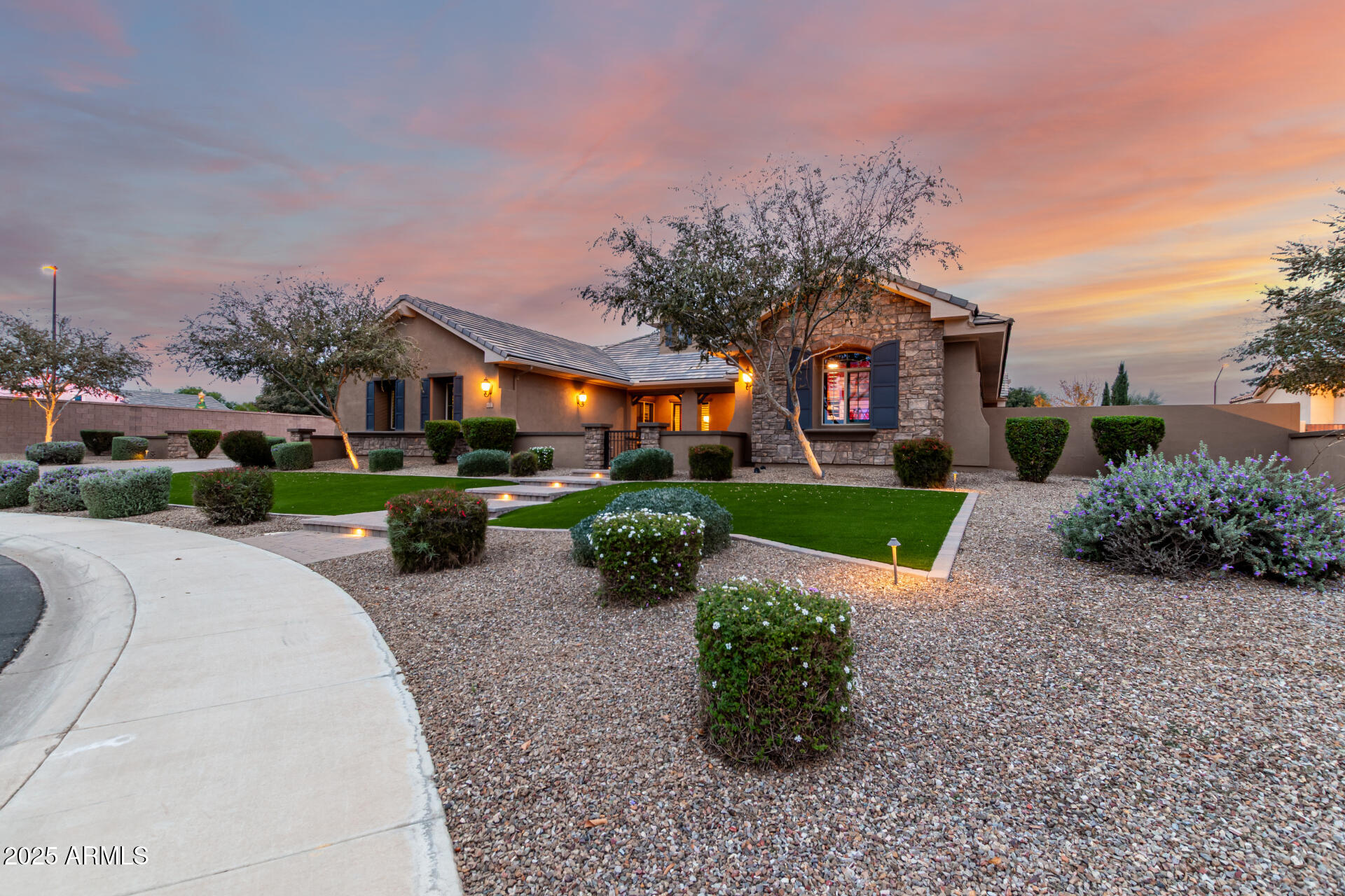 6017 South Marin Court Gilbert, AZ 85298 - Photo 7 of 60 Front
