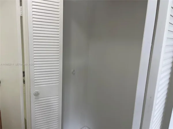 $2,000 | 3199 Foxcroft Road, Unit 110, Miramar, FL 33025