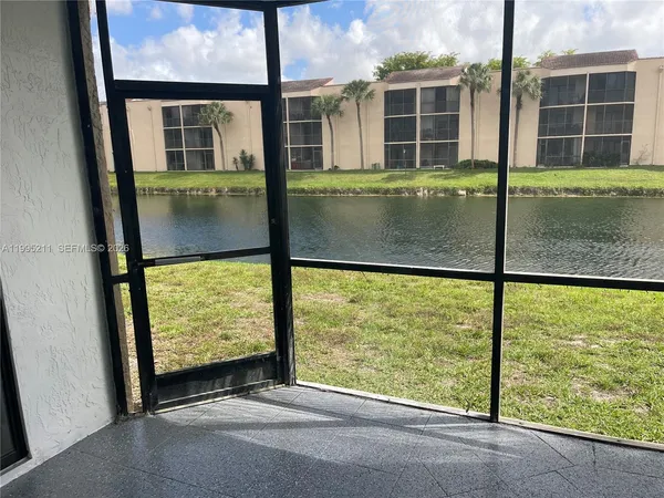 $2,000 | 3199 Foxcroft Road, Unit 110, Miramar, FL 33025