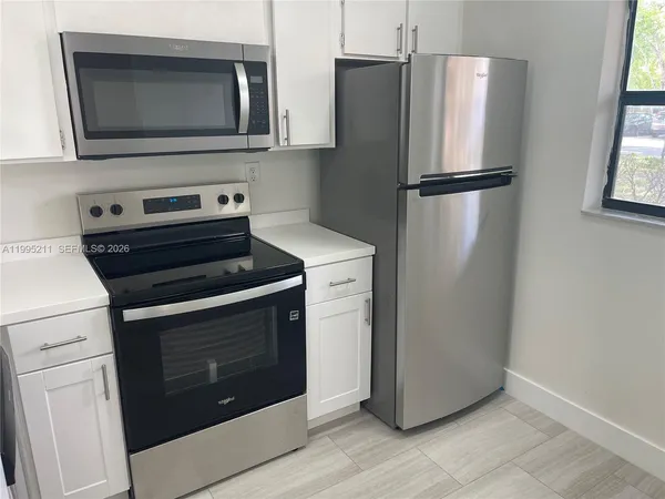 $2,000 | 3199 Foxcroft Road, Unit 110, Miramar, FL 33025