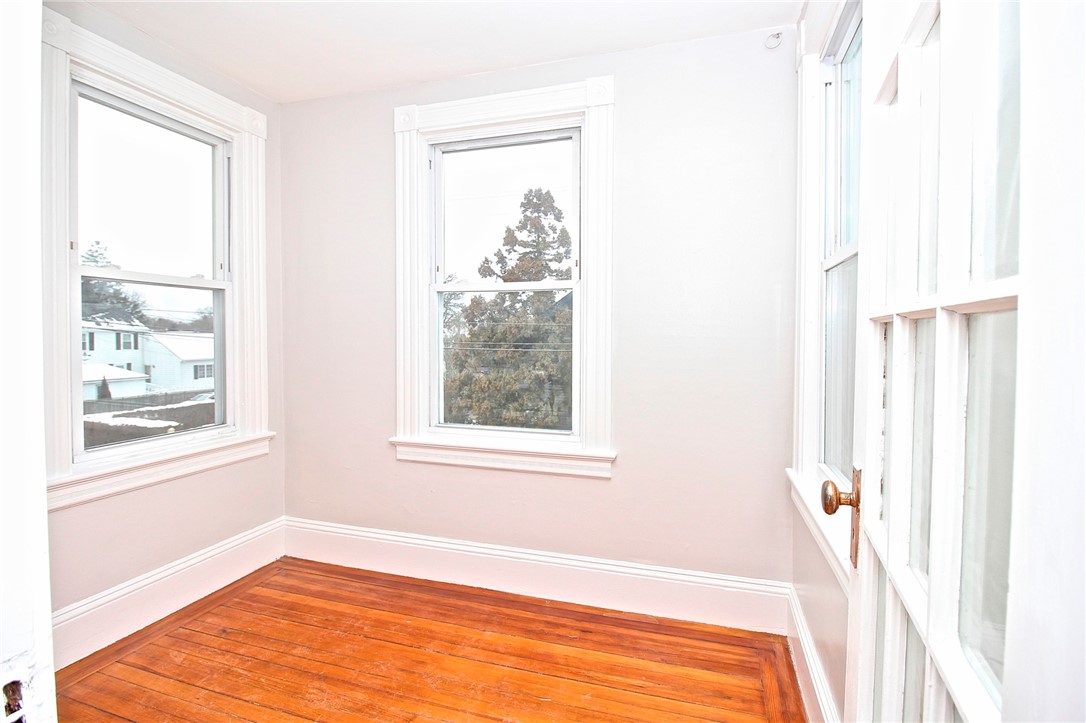 22 Annandale Road, Unit 2 Newport, RI 02840 - Photo 21 of 46 Office/Den/Sunroom