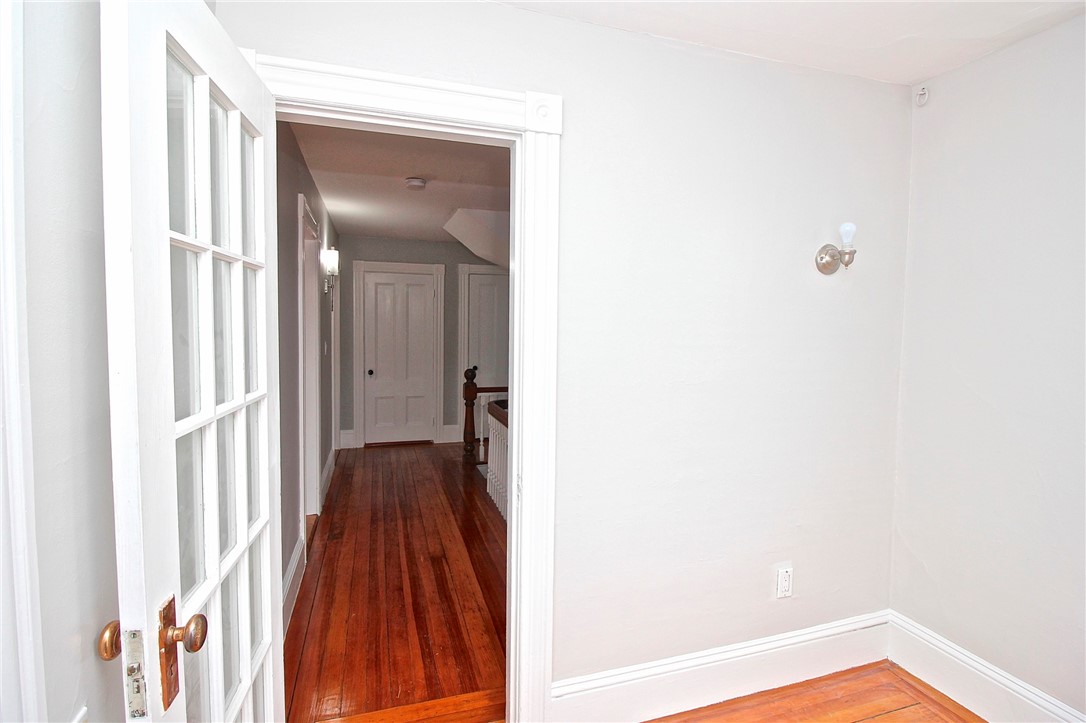 22 Annandale Road, Unit 2 Newport, RI 02840 - Photo 24 of 46 Office/Den/Sunroom view to hall