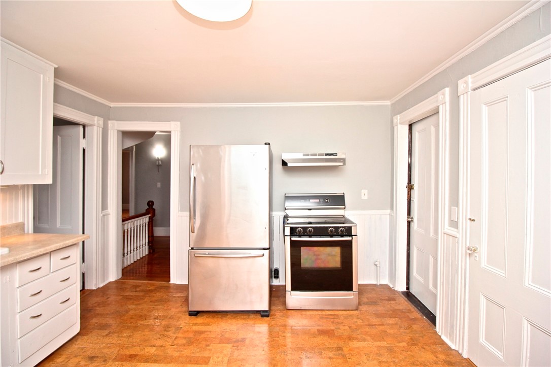 22 Annandale Road, Unit 2 Newport, RI 02840 - Photo 31 of 46 Eat in kitchen view to center hall, living room and back door