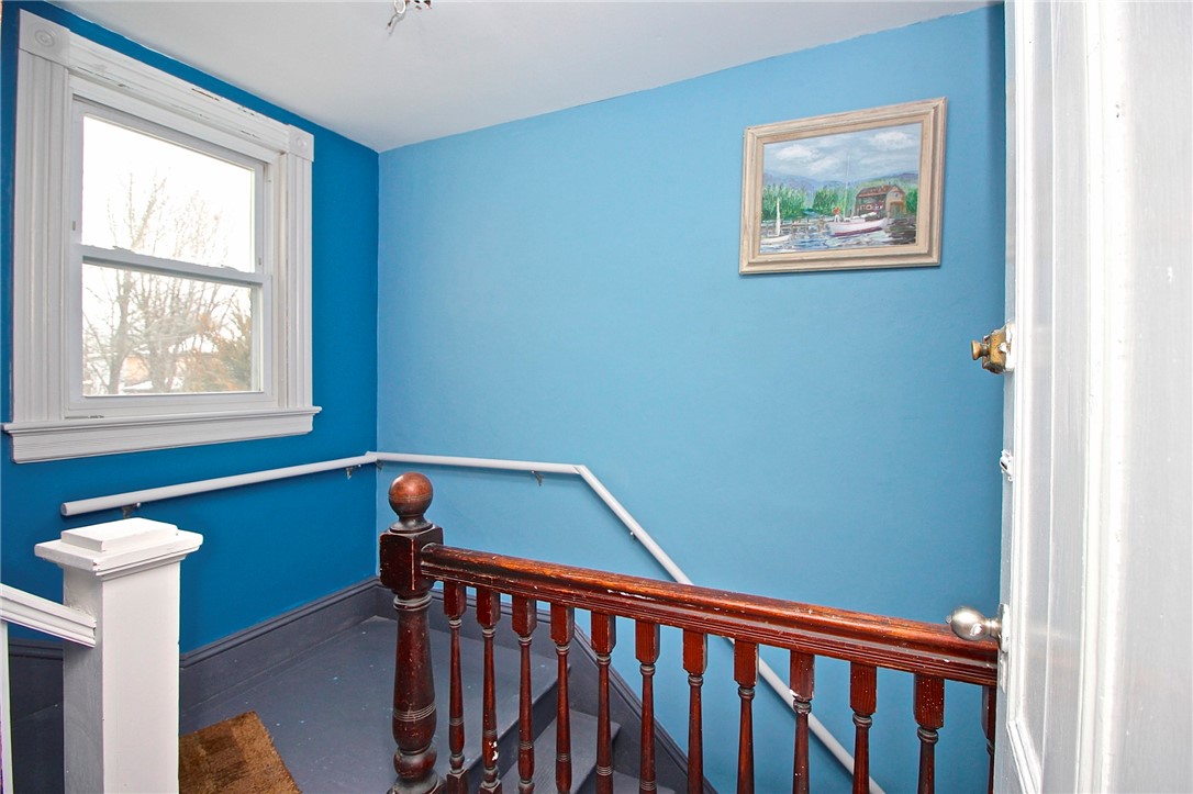 22 Annandale Road, Unit 2 Newport, RI 02840 - Photo 41 of 46 Landing