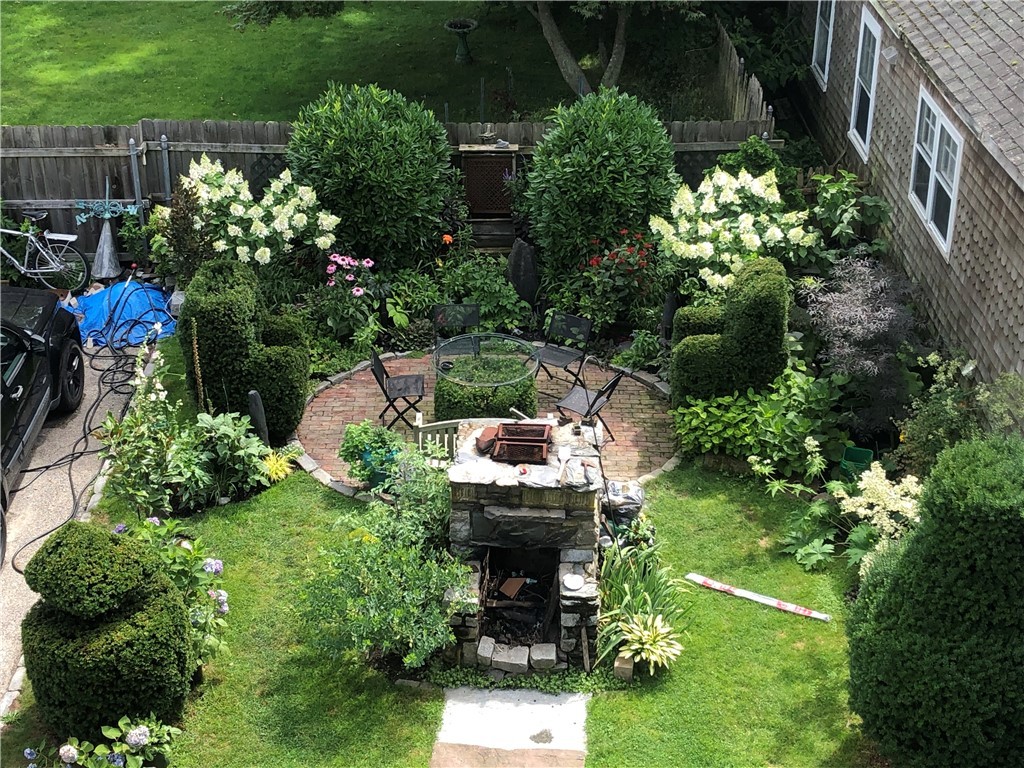 22 Annandale Road, Unit 2 Newport, RI 02840 - Photo 44 of 46 Common Garden Area