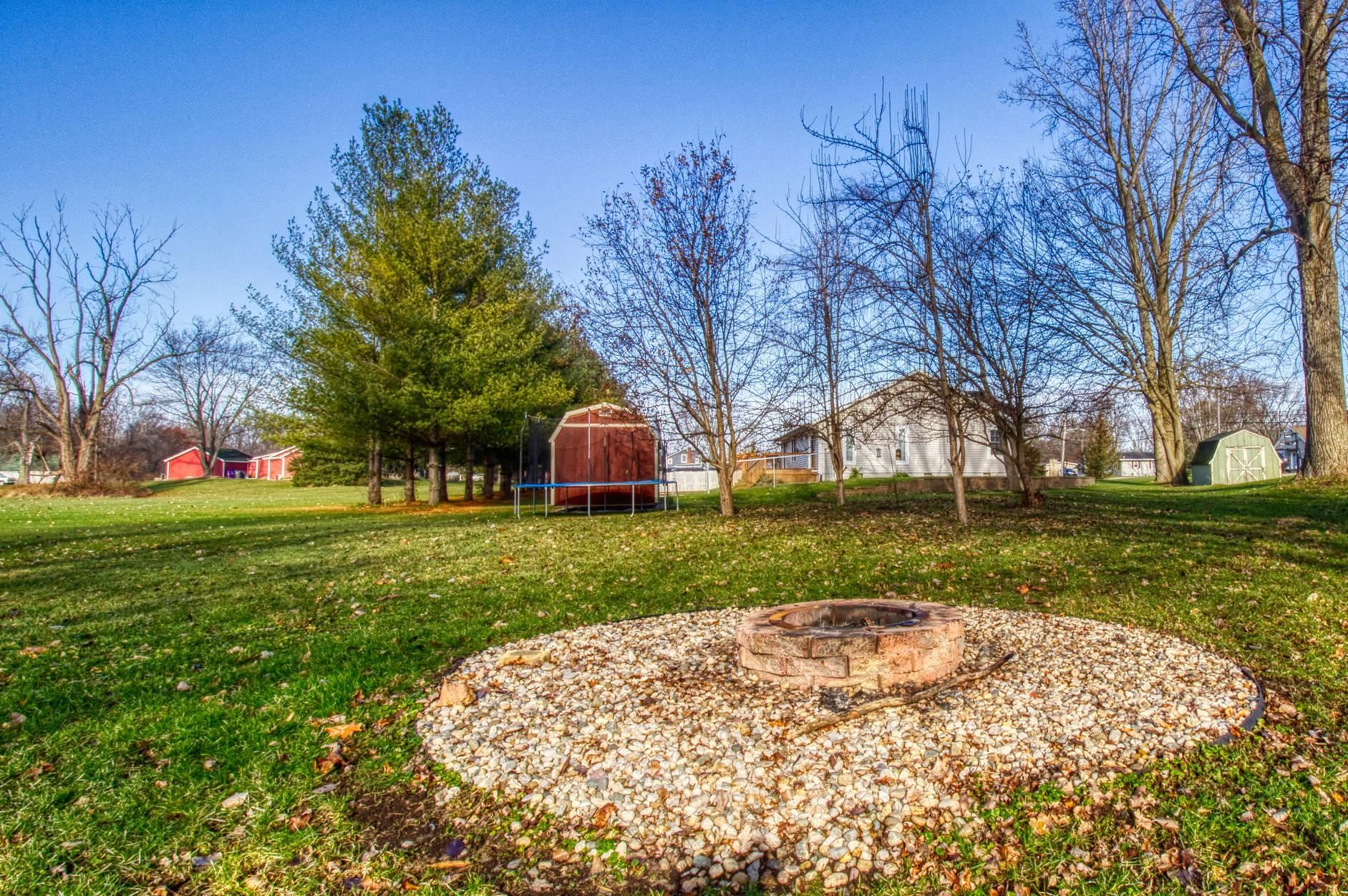 1028 Country Club Road Warsaw, IN 46580 - Photo 8 of 28 Gallery Image 8