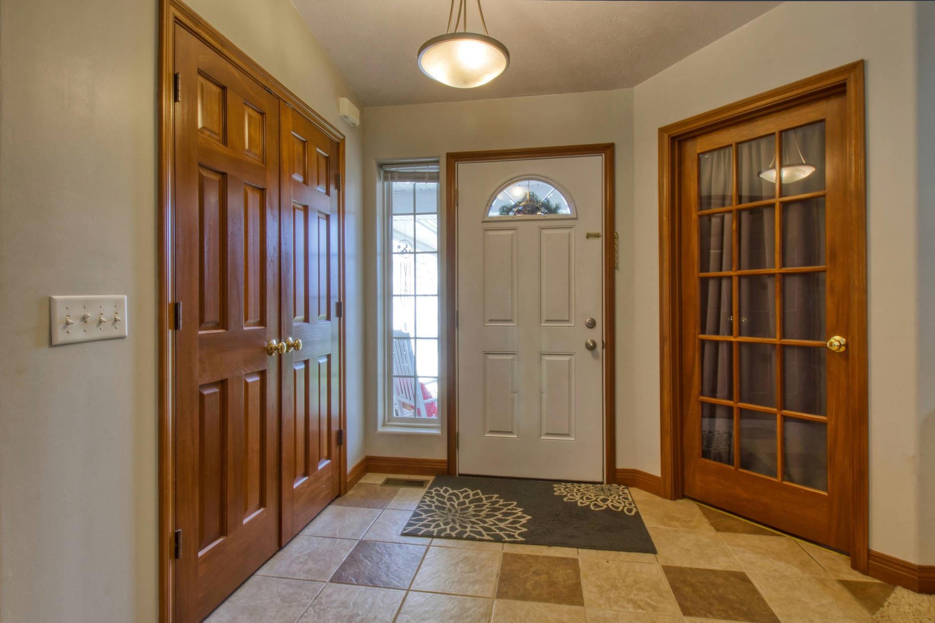 1028 Country Club Road Warsaw, IN 46580 - Photo 10 of 28 Gallery Image 10