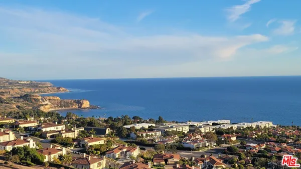 $849,000 | 32724 Coastsite Drive, Unit 105, Rancho Palos Verdes, CA 90275