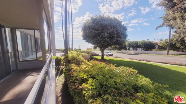$849,000 | 32724 Coastsite Drive, Unit 105, Rancho Palos Verdes, CA 90275