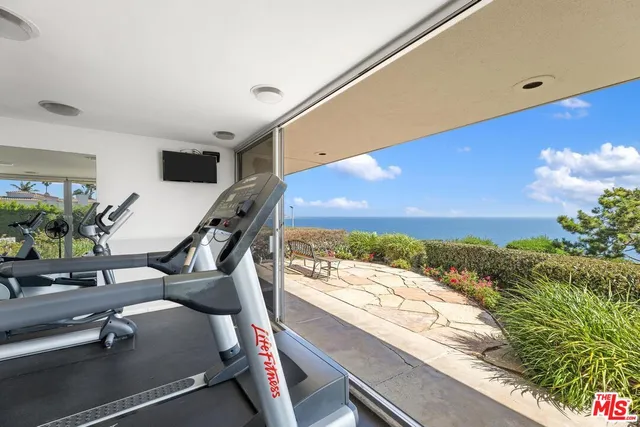 $990,000 | 32724 Coastsite Drive, Unit 105, Rancho Palos Verdes, CA 90275