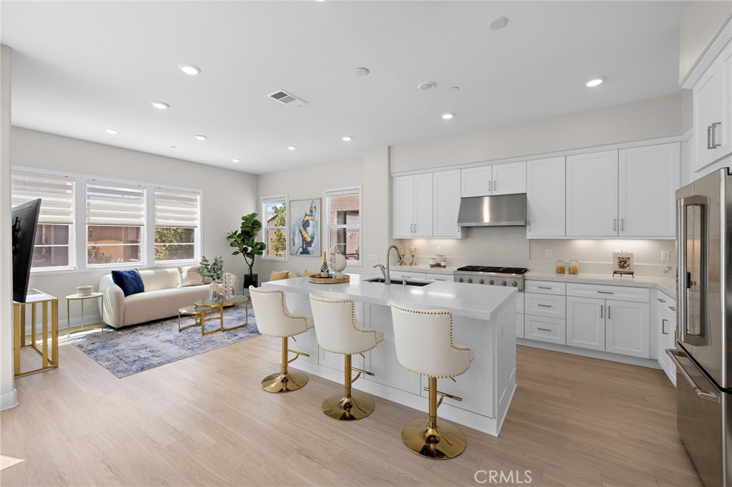 102 Pattern Irvine, CA 92618 - Photo 6 of 27