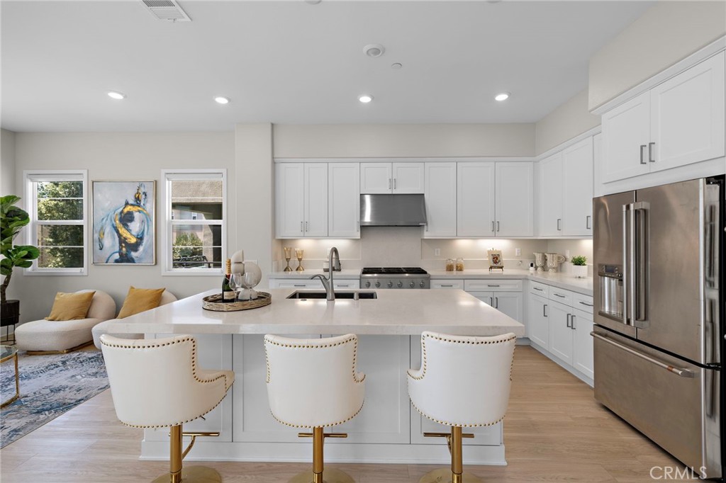 102 Pattern Irvine, CA 92618 - Photo 8 of 27