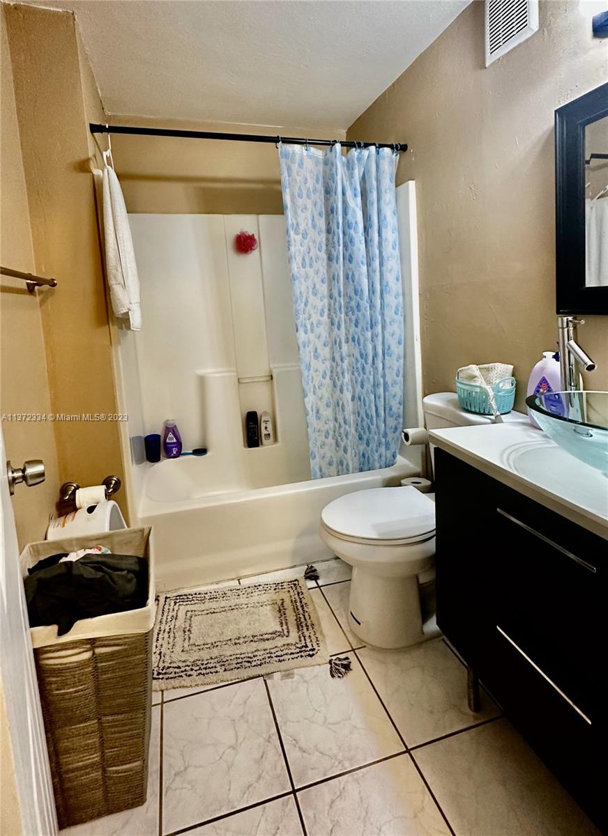 36 Virginia Road West Park, FL 33023 - Photo 11 of 24 Gallery Image 11
