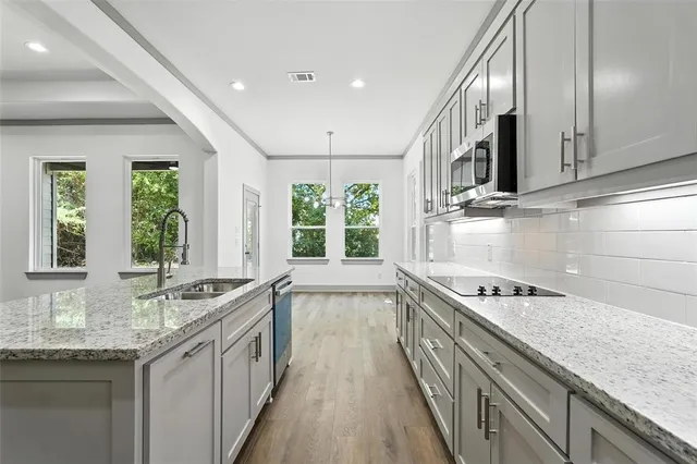 $420,500 | 716 Oak Creek Drive, Hutchins, TX 75141