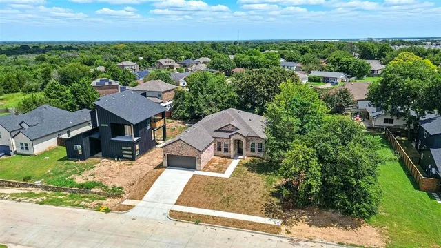 $420,500 | 716 Oak Creek Drive, Hutchins, TX 75141