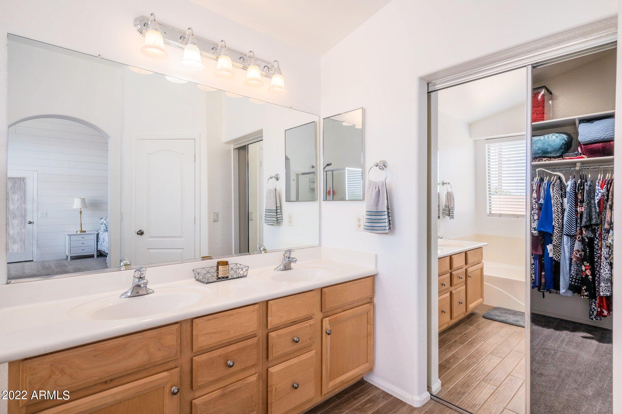 44998 West Jack Rabbit Trail Maricopa, AZ 85139 - Photo 22 of 34 Master Bath