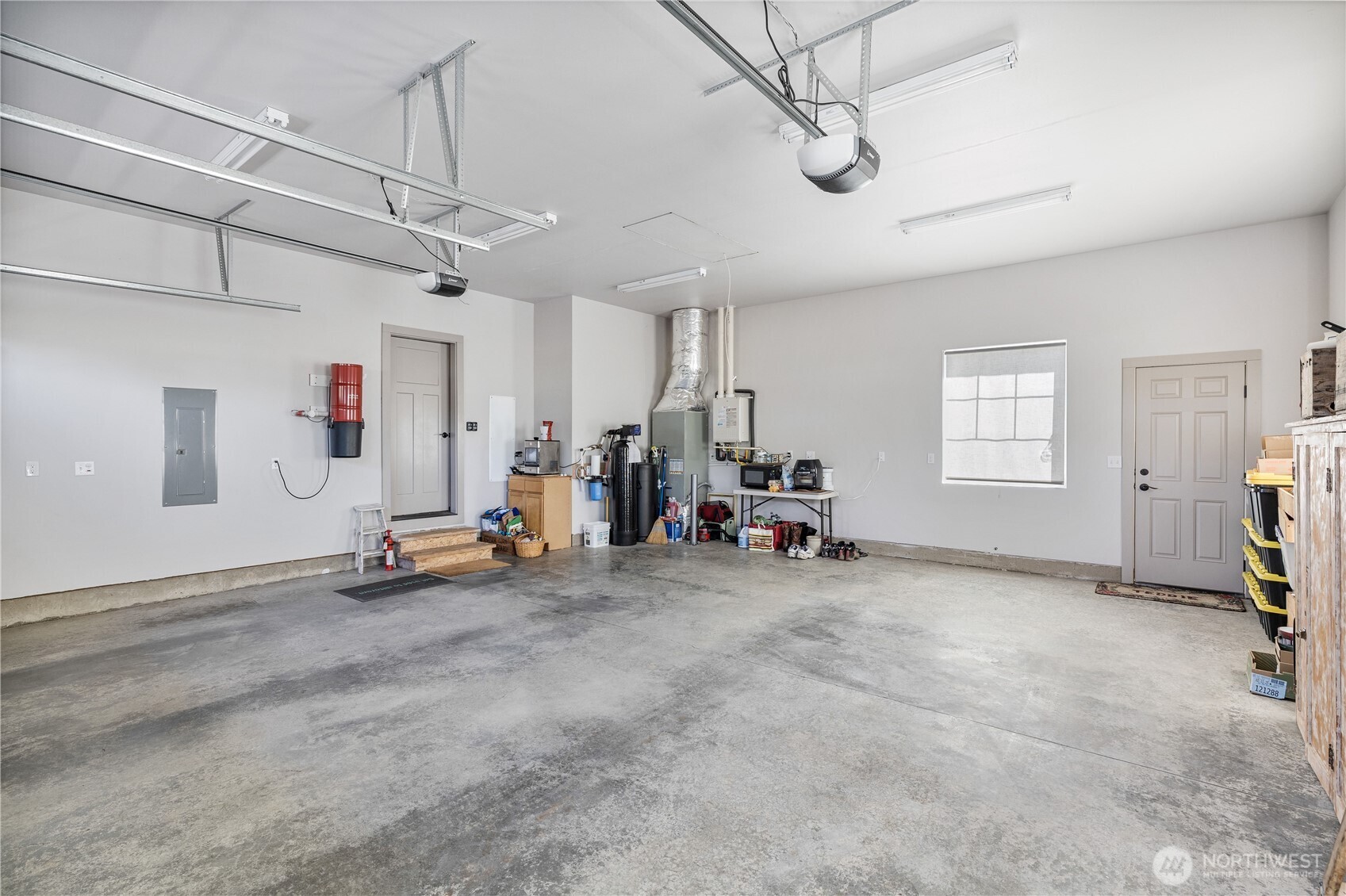 710 Hidden Valley Road Cle Elum, WA 98922 - Photo 23 of 35 a view of a room with gym equipment and a window