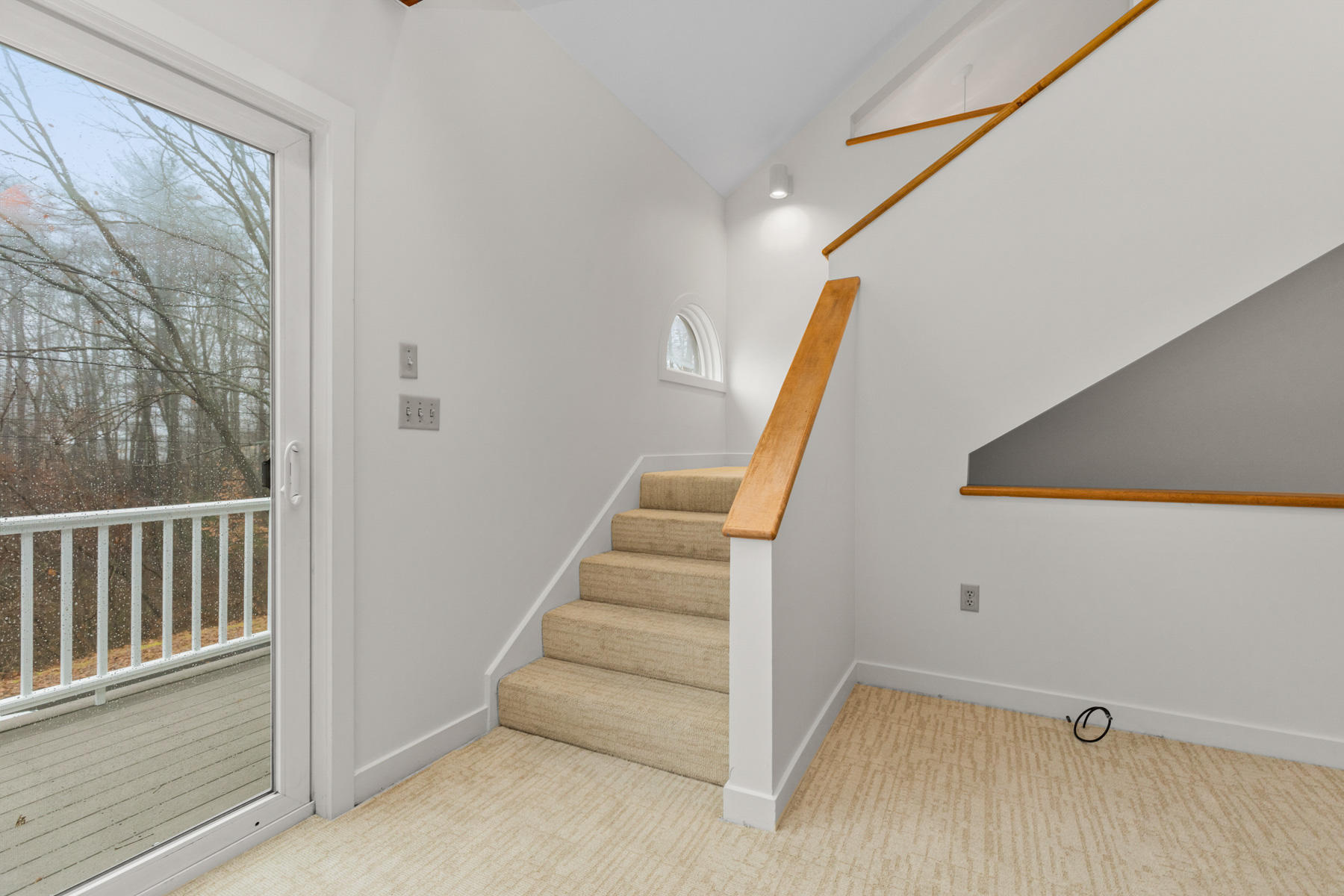 32 Old Dennett Road South, Unit A1 Kittery, ME 03904 - Photo 30 of 41 Stairs
