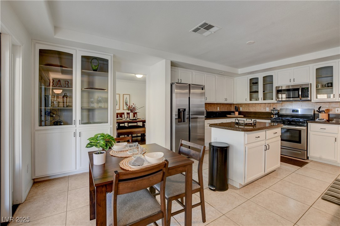 Undisclosed Address Las Vegas, NV 89183 - Photo 6 of 33