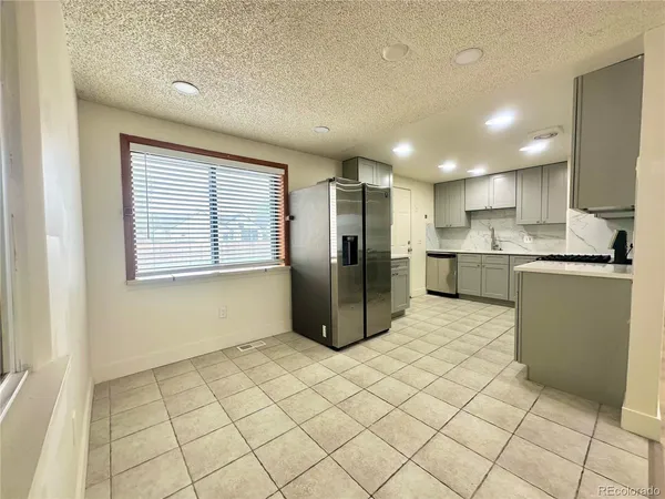 $3,500 | 5430 West 5th Avenue, Lakewood, CO 80226
