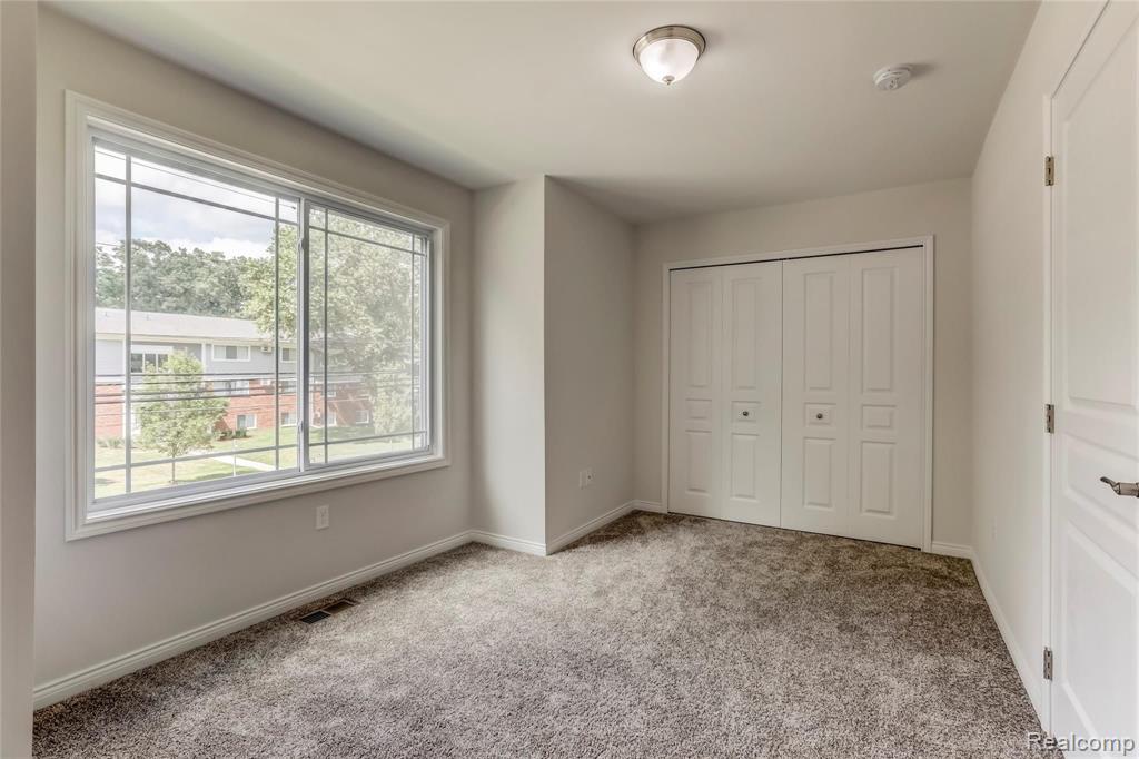 403 1st Street Rochester, MI 48307 - Photo 28 of 40