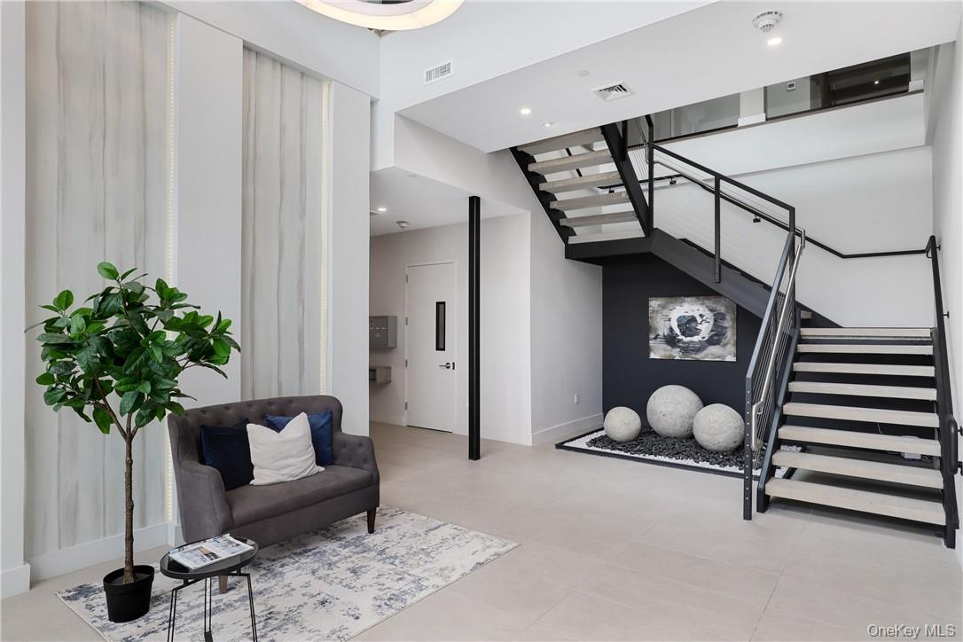 100 Pondfield Road, Unit 3A Bronxville, NY 10708 - Photo 20 of 22 1st fl Lobby