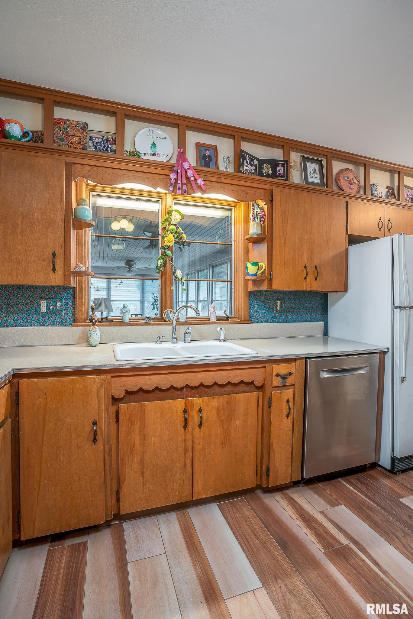 44 Woodley Road Rock Island, IL 61201 - Photo 11 of 26