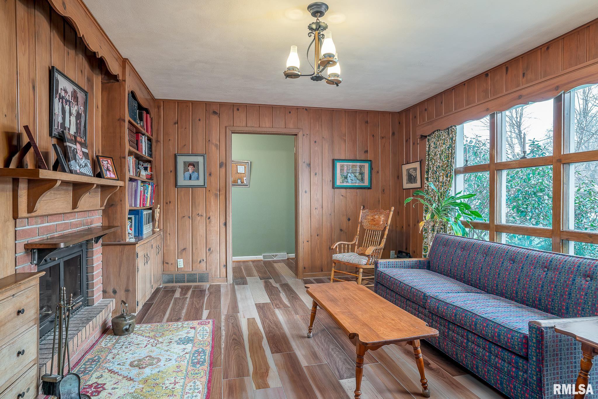 44 Woodley Road Rock Island, IL 61201 - Photo 4 of 26