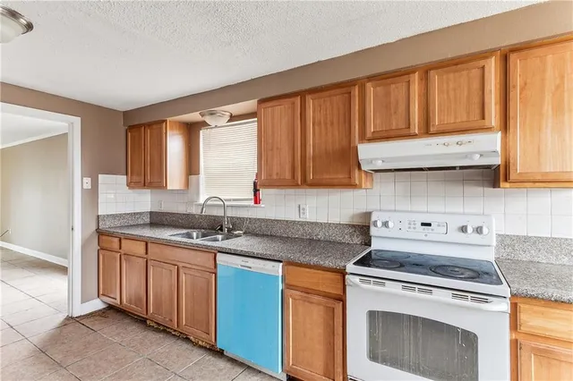 $349,000 | 2508-10 Caswell Lane, Metairie, LA 70001