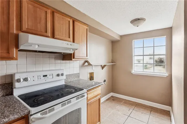 $349,000 | 2508-10 Caswell Lane, Metairie, LA 70001