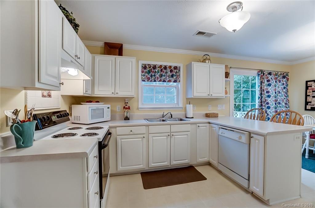 12524 Old Timber Road Charlotte, NC 28269 - Photo 11 of 35 Gallery Image 11