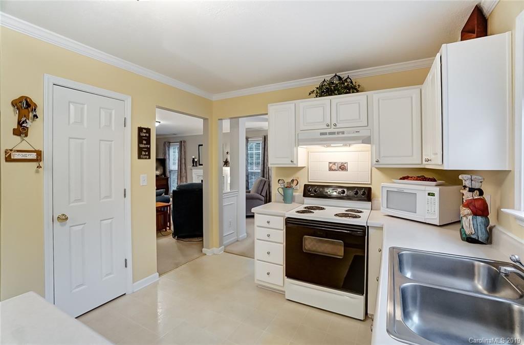 12524 Old Timber Road Charlotte, NC 28269 - Photo 14 of 35 Gallery Image 14