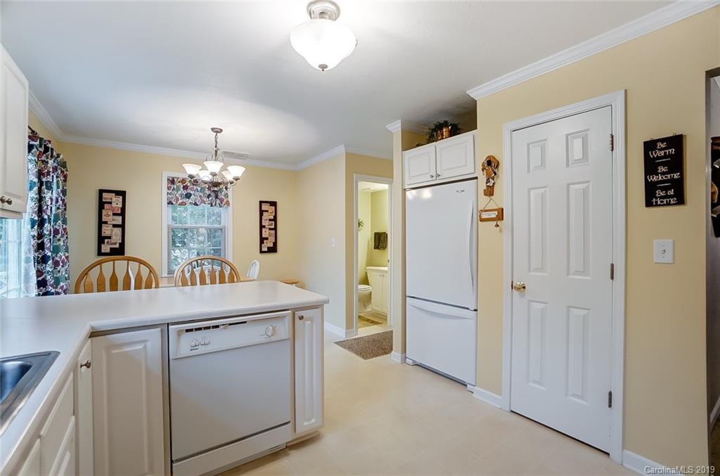 12524 Old Timber Road Charlotte, NC 28269 - Photo 15 of 35 Gallery Image 15