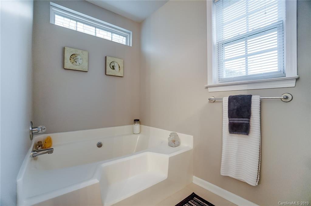 12524 Old Timber Road Charlotte, NC 28269 - Photo 23 of 35 Gallery Image 23