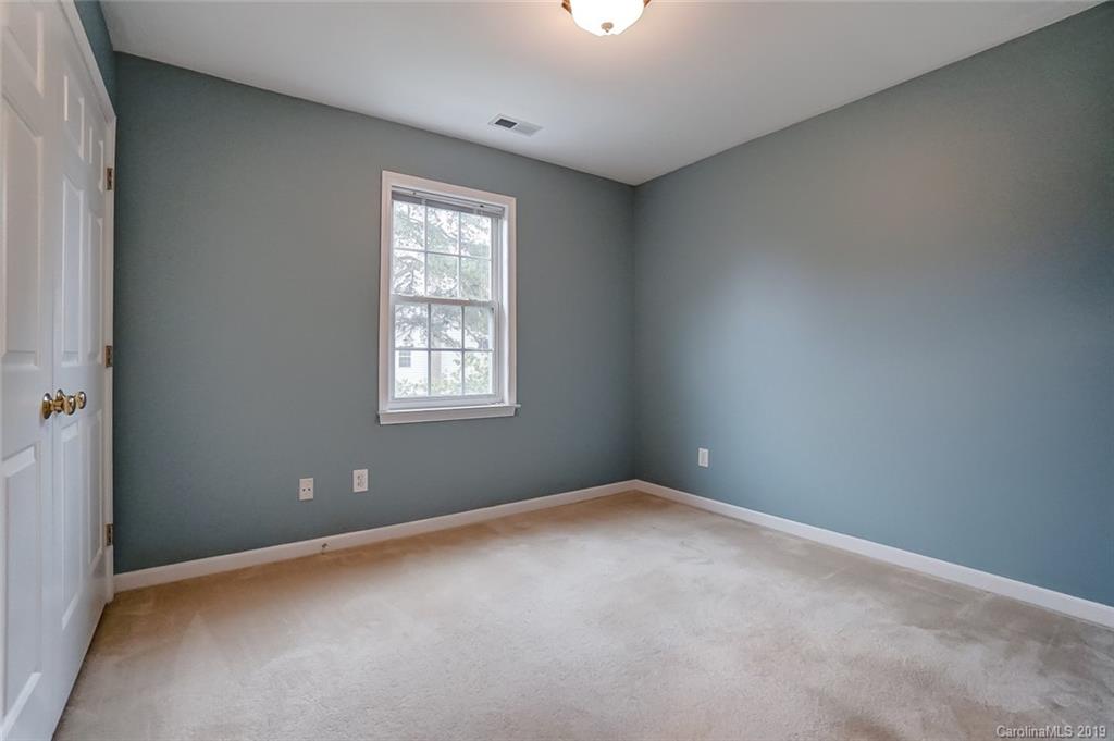 12524 Old Timber Road Charlotte, NC 28269 - Photo 28 of 35 Gallery Image 28