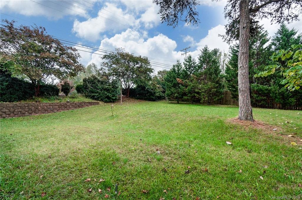 12524 Old Timber Road Charlotte, NC 28269 - Photo 34 of 35 Gallery Image 34